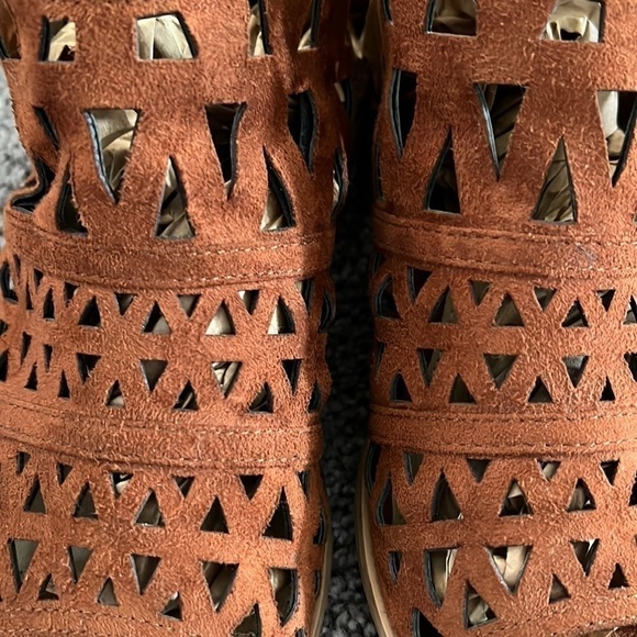 American Eagle Open Toe Laser Cut Out Boho Heels Women’s Size 7.5 - Picture 10 of 10